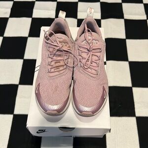 Nike Woman’s Air Max 270